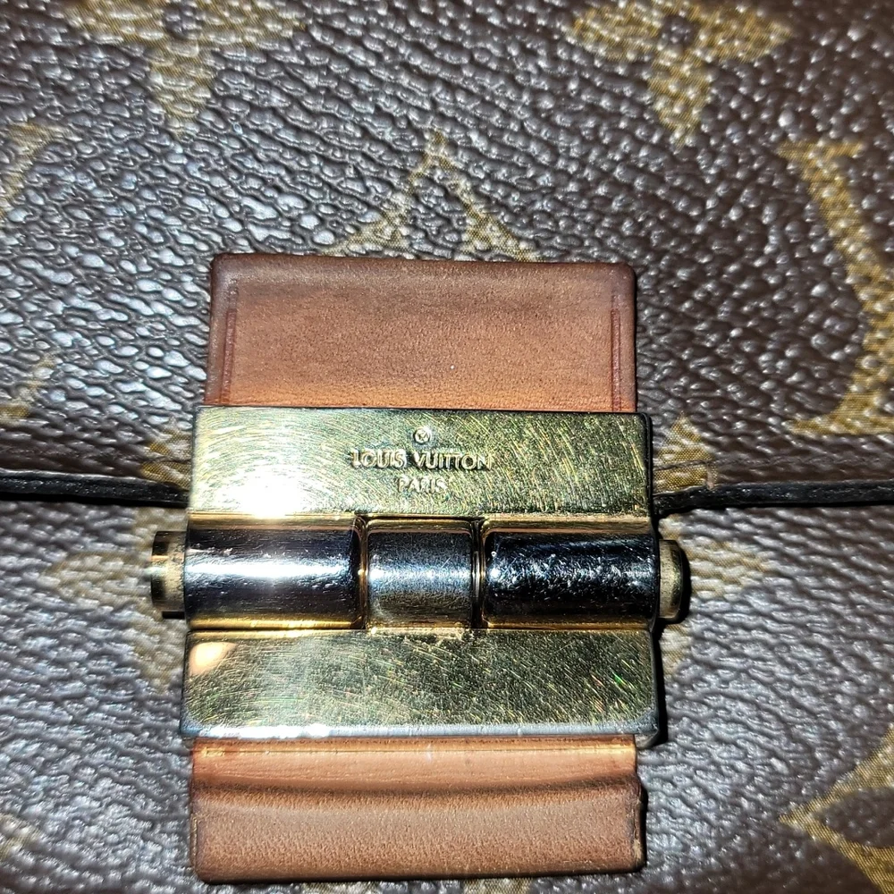 Authentic Louis Vuitton wallet - Picture 3 of 13